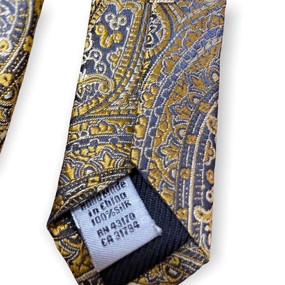 Geoffrey Beene handmade 100% silk tie In Gold and black paisley - Picture 2 of 6